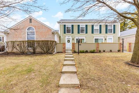 1197 Pine Ridge Crt, Rochester Hills, MI 48306 photo 1