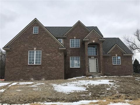 27339 Celtic Dr, Flat Rock, MI 48134 photo 1