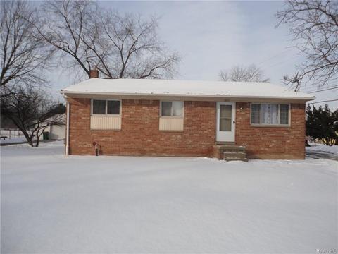 5864 Heyer St, Romulus, MI 48174 photo 1
