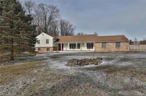37630 Barth St, Romulus, MI 48174 photo 1