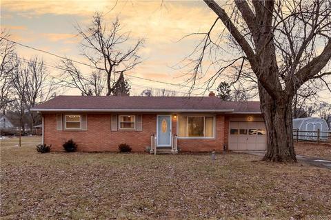 4388 Steck Dr, Temperance, MI 48182 photo 1
