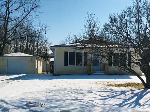 1112 Harding Dr, Flint, MI 48507 photo 1