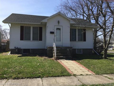 15 Harriet St, Saint Clair, MI 48079 photo 1