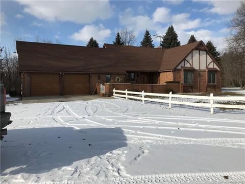 8636 Beard Rd, Avoca, MI 48006 photo 1