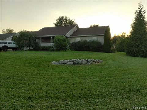 2424 Stonebrook Dr, Davison, MI 48423 photo 1
