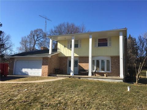 4053 Townview Dr, Flint, MI 48532 photo 1