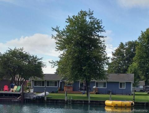7262 Cardinal St, Clay Twp, MI 48001 photo 1