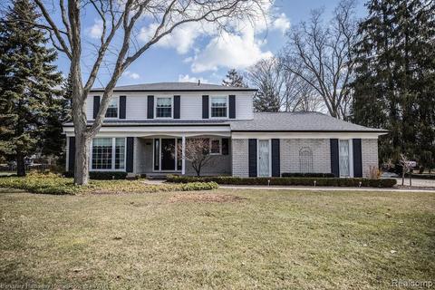 3674 Scott Dr, Troy, MI 48084 photo 1
