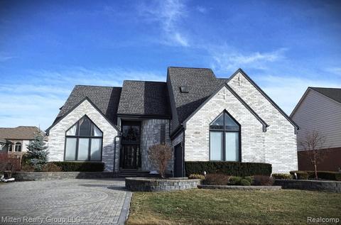 5832 Ruby Dr, Troy, MI 48085 photo 1