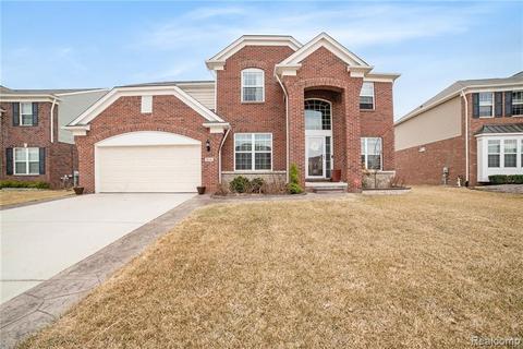 15736 Regent St, Macomb, MI 48044 photo 1