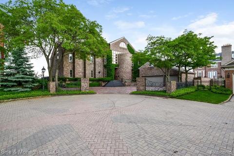 1 Sycamore Ln, Grosse Pointe, MI 48230 photo 1