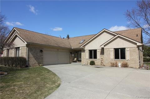174 Webb Dr, Troy, MI 48098 photo 1