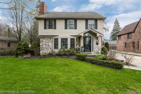 581 University Pl, Grosse Pointe, MI 48230 photo 1