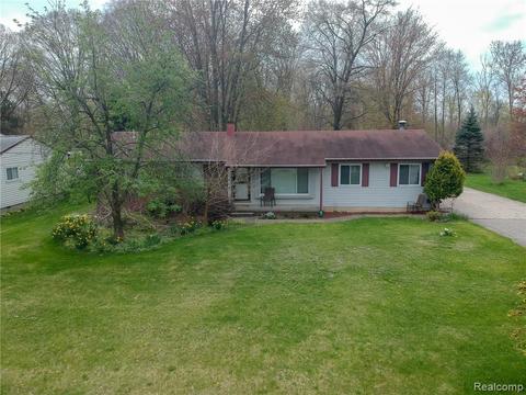 1464 Hartwig Dr, Troy, MI 48085 photo 1