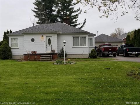 237 Monroe St, Carleton, MI 48117 photo 1