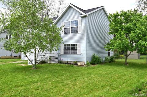 2487 Pinecone Dr, Howell, MI 48843 photo 1