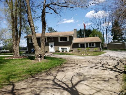 6504 Byron Rd, Howell, MI 48855 photo 1