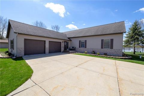 4673 Appleby Ct, Gladwin, MI 48624 photo 1