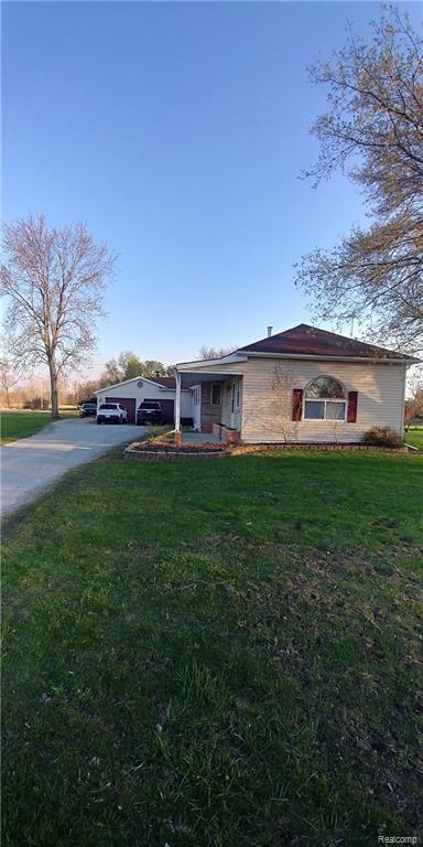 4663 Yankee Rd, Saint Clair, MI 48079 photo 1