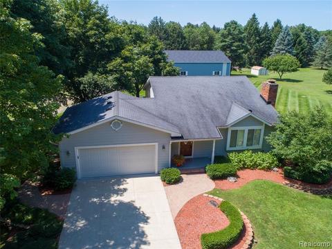 100 S Hughes Rd, Howell, MI 48843 photo 1