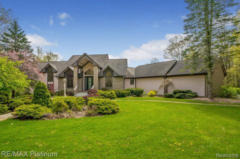 4040 Cullen Rd, Fenton, MI 48430 photo 1