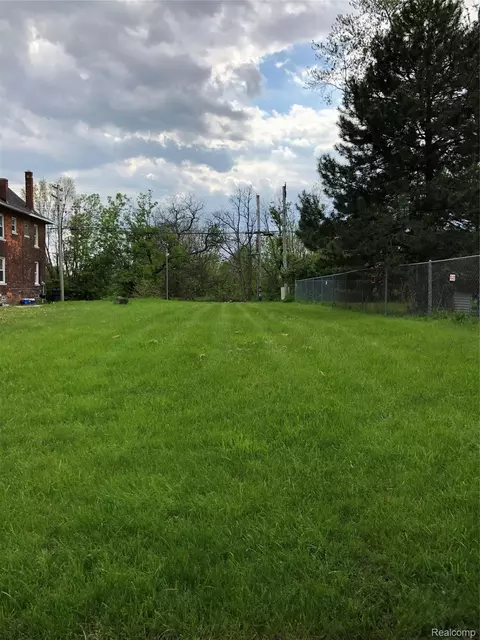 4515 Avery, Detroit, MI 48208