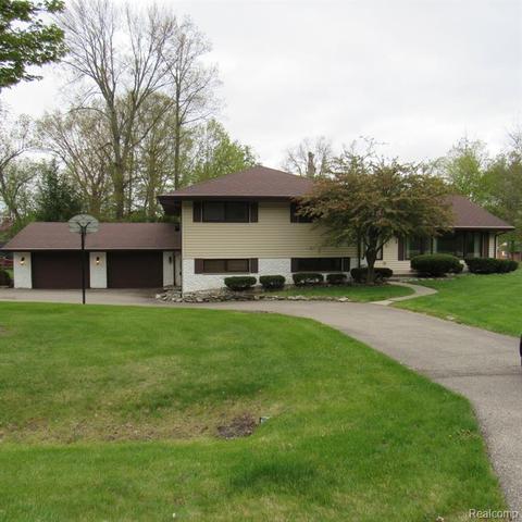 6164 Mapleridge Dr, Flint, MI 48532 photo 1