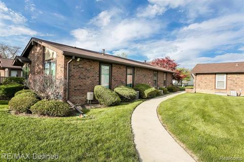 2798 Roundtree Dr, Troy, MI 48083 photo 1
