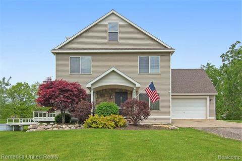 2415 Botsford Rd, Howell, MI 48855 photo 1
