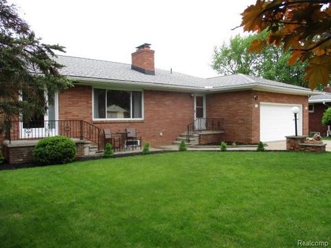 574 Augusta Dr, Monroe, MI 48161 photo 1