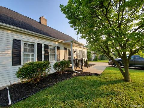 3225 Miller Rd, Flint, MI 48503 photo 1
