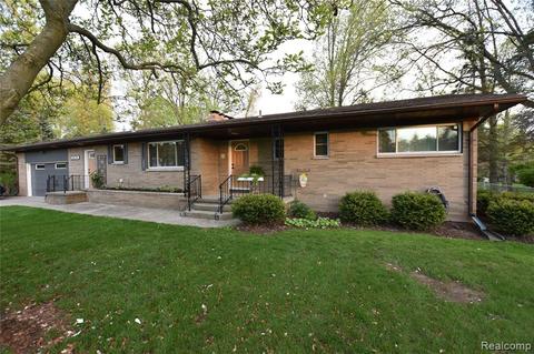 6479 Luanne Dr, Flushing, MI 48433 photo 1