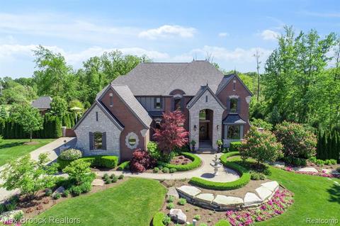 3651 Rosewood Ln Rochester Hills Mi 48309 1 Photos Mls 219055180 Movoto