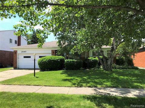 2440 Common Rd, Warren, MI 48092 photo 1