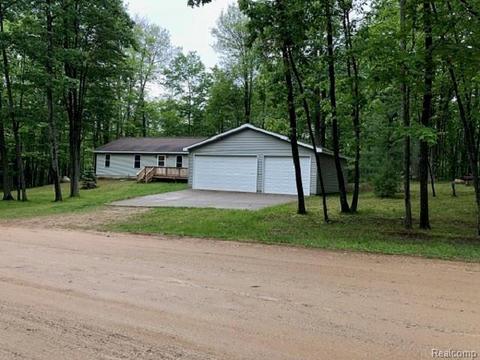 4951 Forest Rd, Harrison, MI 48625 photo 1