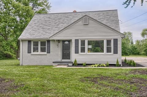 3371 E Maple Ave, Burton, MI 48529 photo 1
