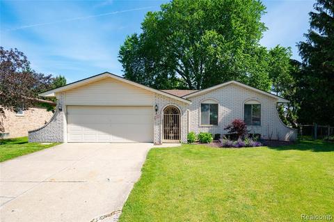 18319 Kandt Dr, Macomb, MI 48044 photo 1