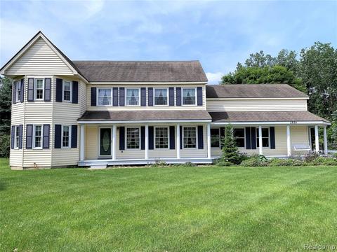 2820 Independence Dr, Brighton, MI 48114 photo 1