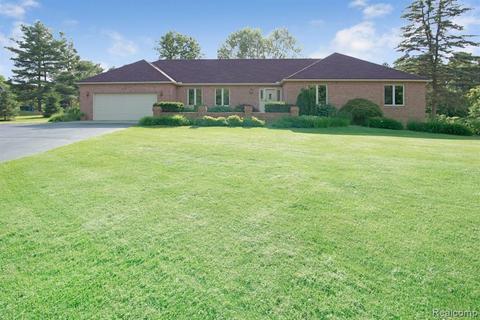 411 Eager Rd, Howell, MI 48843 photo 1