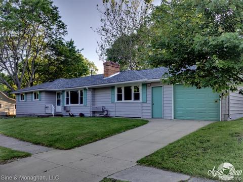 704 S 9th St, Saint Clair, MI 48079 photo 1