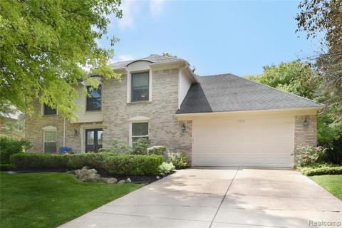 1069 Springwood Ln, Rochester Hills, MI 48309 photo 1
