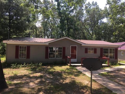 6426 Eugene St, Harrison, MI 48625 photo 1