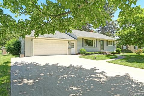 4044 Sam Snead Dr, Flint, MI 48506 photo 1
