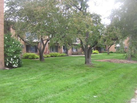 2859 E Maple Rd #1, Birmingham, MI 48009 photo 1
