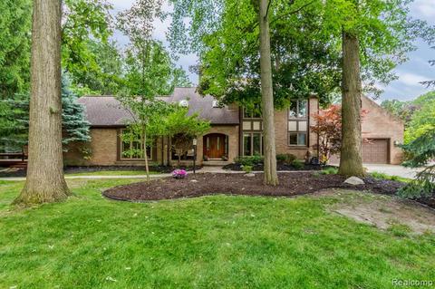 18 Millrace Ct, Dearborn, MI 48126 photo 1