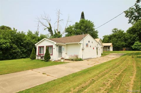 8161 E Coldwater Rd, Davison, MI 48423 photo 1