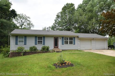 5386 Dutcher Rd, Howell, MI 48843 photo 1