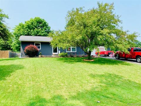 1926 Ottawa Dr, Adrian, MI 49221 photo 1
