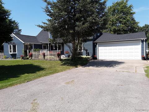 808 Whiting St, Saint Clair, MI 48079 photo 1