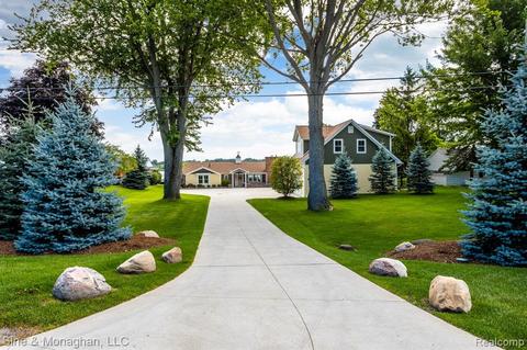 1103 River Rd, Saint Clair, MI 48079 photo 1